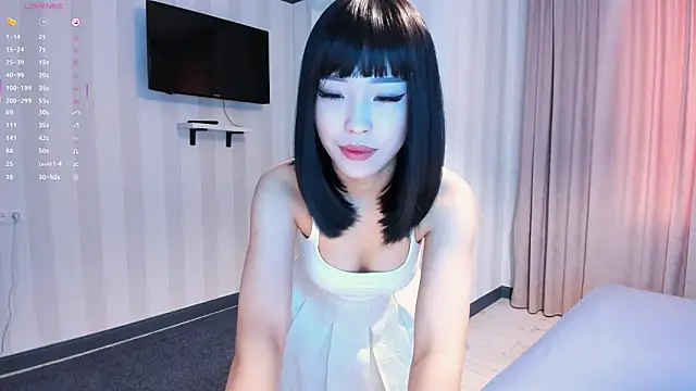 laumalove online show from 02/06/26, 05:12