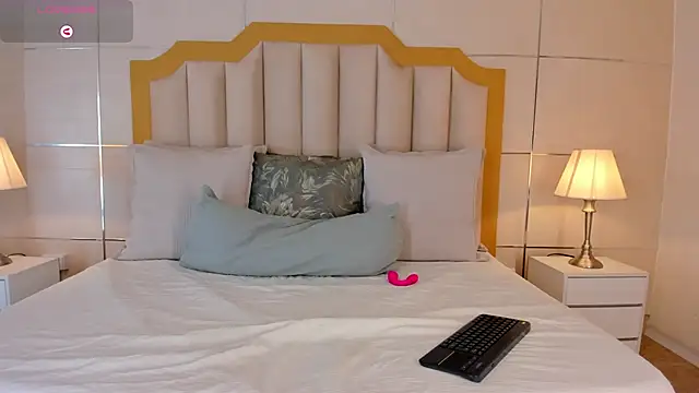 Crystal Rose   online show from 03/05/26, 11:39