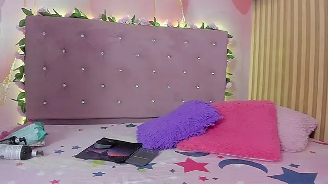 Melanie  Evans online show from 04/21/26, 10:54