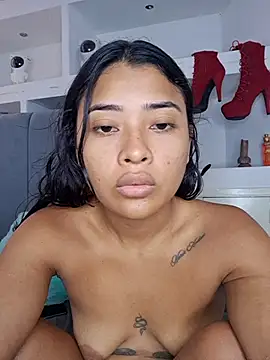 Layla em online show from 02/15/26, 02:36