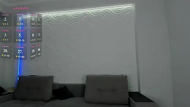 Snapshot of calystria chatting on 06/14/26, 07:43 calystria online show from 06/14/26, 07:43