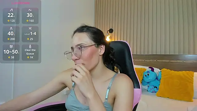 Snapshot of valeryn__rosse chatting on 07/13/26, 10:01 valeryn rosse online show from 07/13/26, 10:01