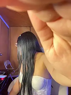 Violetta pinkk1 online show from 03/04/26, 04:29