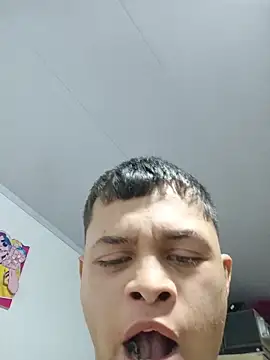 Snapshot of Andres_medi32 chatting on 02/02/26, 05:28 Andres medi32 online show from 02/02/26, 05:28