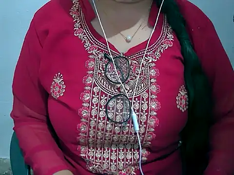 Cute Aliyaa online show from 03/19/26, 09:35