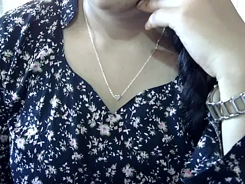 Cute Aliyaa online show from 03/26/26, 09:37