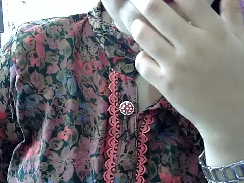 Cute Aliyaa online show from 04/18/26, 09:13