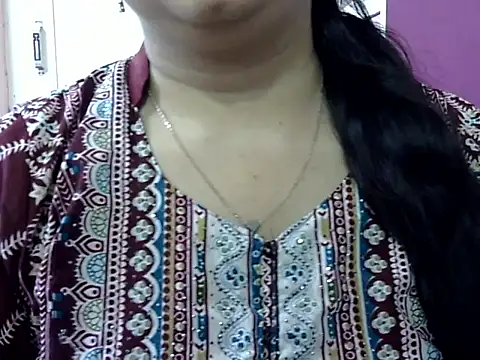 Snapshot of Cute_Aliyaa chatting on 05/02/26, 09:47 Cute Aliyaa online show from 05/02/26, 09:47