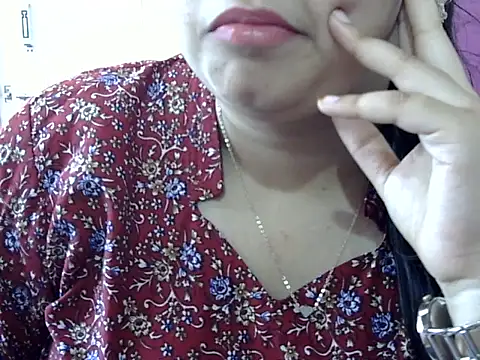 Snapshot of Cute_Aliyaa chatting on 05/06/26, 09:47 Cute Aliyaa online show from 05/06/26, 09:47