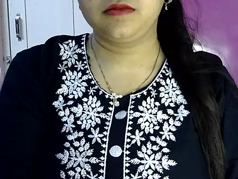 Snapshot of Cute_Aliyaa chatting on 05/21/26, 01:51 Cute Aliyaa online show from 05/21/26, 01:51