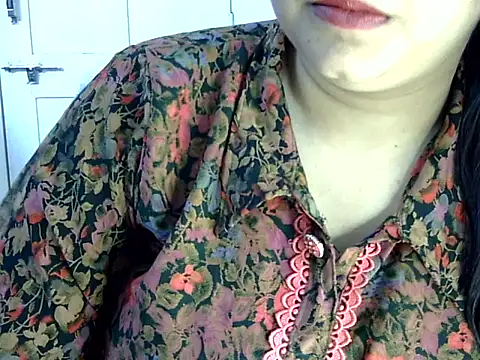 Snapshot of Cute_Aliyaa chatting on 06/09/26, 01:56 Cute Aliyaa online show from 06/09/26, 01:56