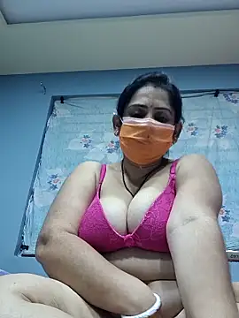 diyam4002 online show from 02/15/26, 07:51