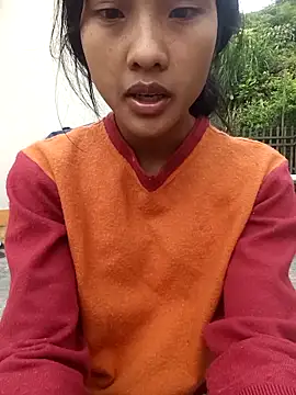 Snapshot of Hoa-tuylip chatting on 04/29/26, 01:10 Hoa-tuylip online show from 04/29/26, 01:10
