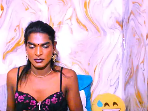 Snapshot of spicybarbie chatting on 03/05/26, 05:20 spicybarbie online show from 03/05/26, 05:20