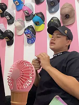 andresmahecha777 online show from 03/08/26, 04:33