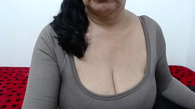 Snapshot of ElizabethMiler chatting on 07/02/26, 06:25 ElizabethMiler online show from 07/02/26, 06:25