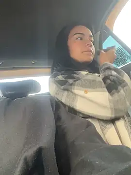 Snapshot of bliinkii_and_luka_ chatting on 02/14/26, 12:35 bliinkii and luka online show from 02/14/26, 12:35