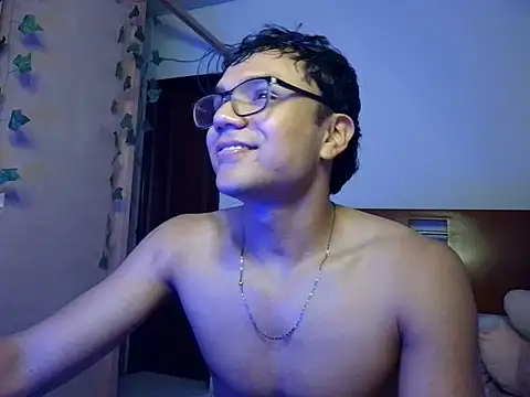 CreamKingg online show from 04/23/26, 04:03