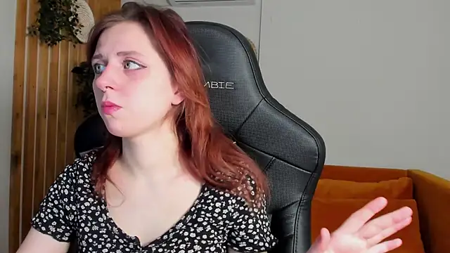 Snapshot of FreyaVey chatting on 02/06/26, 05:23 FreyaVey online show from 02/06/26, 05:23