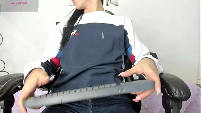 Isabella Moon9 online show from 07/21/26, 11:12