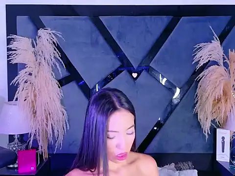 KylieWhitee online show from 03/17/26, 01:03