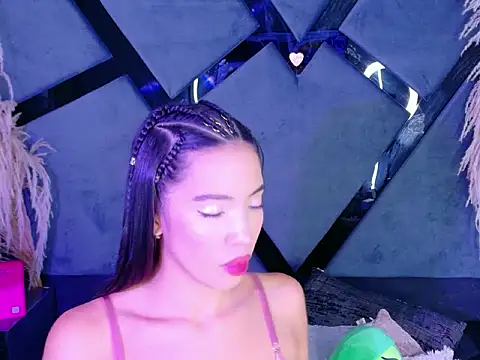 KylieWhitee online show from 03/24/26, 04:39