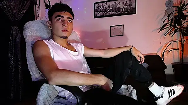 tiancam online show from 04/15/26, 12:17