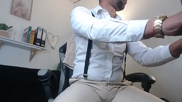Snapshot of Paolo_Blaze chatting on 06/11/26, 12:47 Paolo Blaze online show from 06/11/26, 12:47