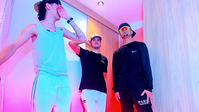 Snapshot of TheBatMansion chatting on 02/03/26, 06:40 TheBatMansion online show from 02/03/26, 06:40