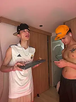 Snapshot of TheBatMansion chatting on 03/05/26, 05:47 TheBatMansion online show from 03/05/26, 05:47