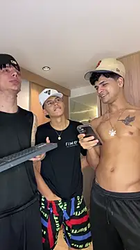 Snapshot of TheBatMansion chatting on 03/08/26, 07:06 TheBatMansion online show from 03/08/26, 07:06