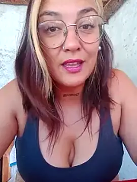 Snapshot of kuramaqueen chatting on 03/17/26, 04:21 kuramaqueen online show from 03/17/26, 04:21