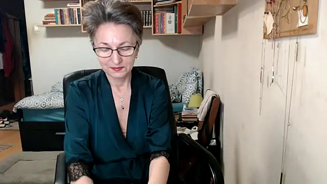 katemodel online show from 09/18/25, 06:15