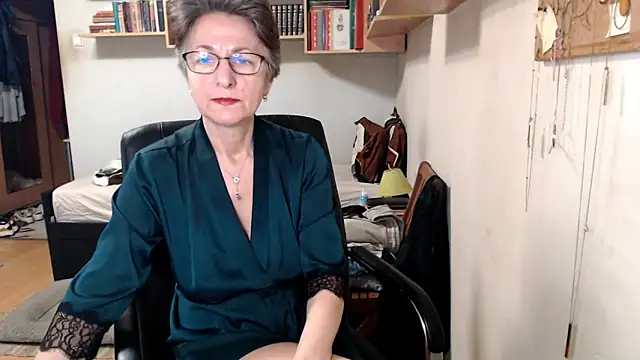 katemodel online show from 09/28/25, 06:41