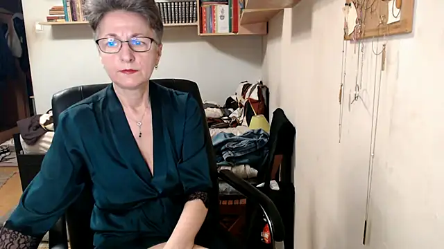 katemodel online show from 10/15/25, 06:35