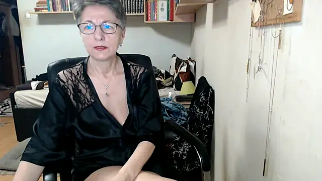 katemodel online show from 10/17/25, 06:38