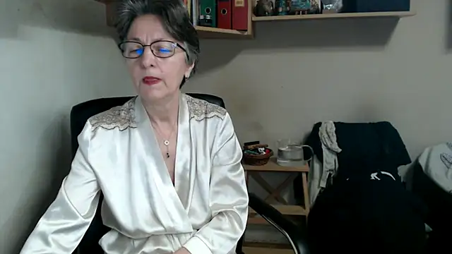 katemodel online show from 12/15/25, 08:29