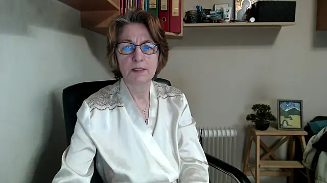 katemodel online show from 04/23/26, 06:47