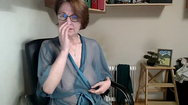 Snapshot of katemodel chatting on 05/18/26, 07:47 katemodel online show from 05/18/26, 07:47