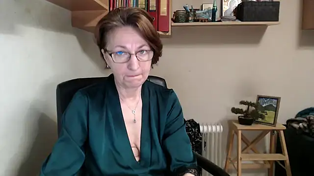 Snapshot of katemodel chatting on 05/27/26, 06:54 katemodel online show from 05/27/26, 06:54