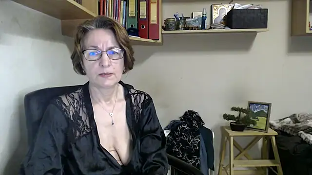 Snapshot of katemodel chatting on 06/06/26, 05:12 katemodel online show from 06/06/26, 05:12