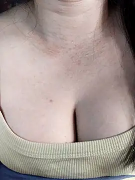 Reina Fcup01 online show from 03/12/26, 12:55