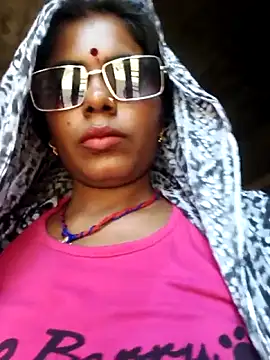 Snapshot of Riyakumari_hot66 chatting on 05/16/26, 05:04 Riyakumari hot66 online show from 05/16/26, 05:04