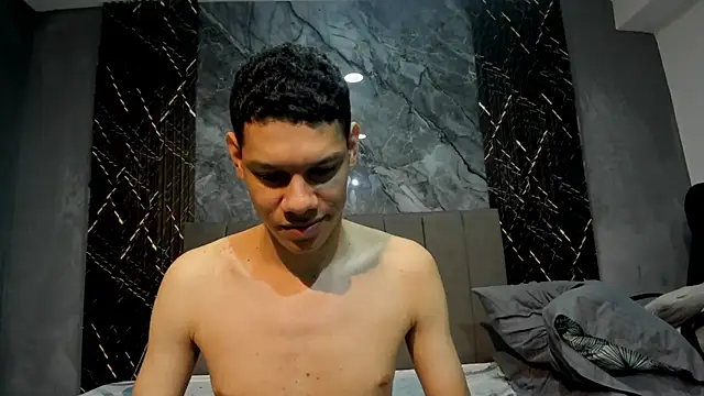 Snapshot of milo_cruz_ chatting on 06/25/26, 05:12 milo cruz online show from 06/25/26, 05:12