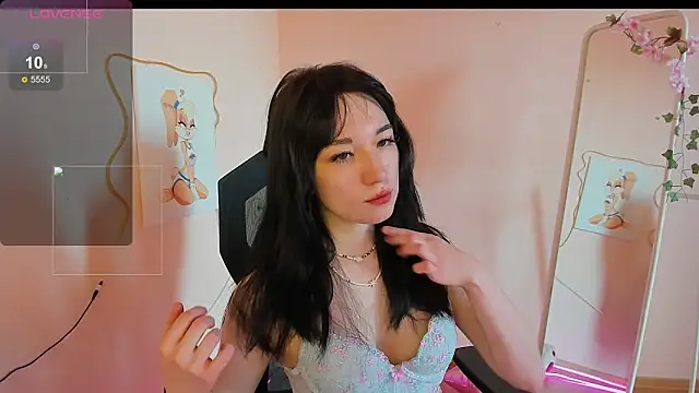 AliceeinWonderlanddd online show from 04/24/26, 04:48