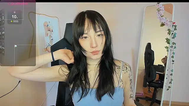 Snapshot of AliceeinWonderlanddd chatting on 05/06/26, 02:08 AliceeinWonderlanddd online show from 05/06/26, 02:08