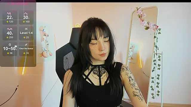 Snapshot of AliceeinWonderlanddd chatting on 05/09/26, 02:06 AliceeinWonderlanddd online show from 05/09/26, 02:06