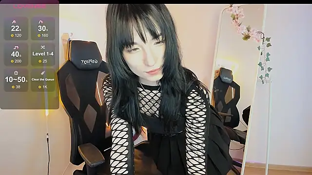 Snapshot of AliceeinWonderlanddd chatting on 05/13/26, 02:09 AliceeinWonderlanddd online show from 05/13/26, 02:09