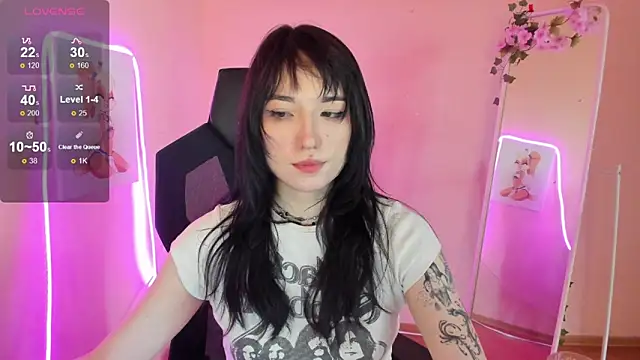 Snapshot of AliceeinWonderlanddd chatting on 06/11/26, 02:53 AliceeinWonderlanddd online show from 06/11/26, 02:53