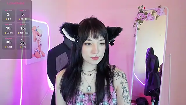 Snapshot of AliceeinWonderlanddd chatting on 06/12/26, 03:27 AliceeinWonderlanddd online show from 06/12/26, 03:27